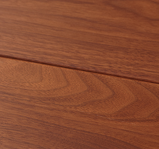 傷が目立たなくなる。