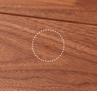 傷が目立たなくなる