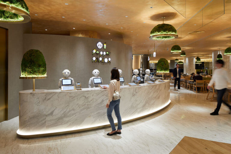 ソフトバンクロボティクス株式会社_Pepper PARLOR