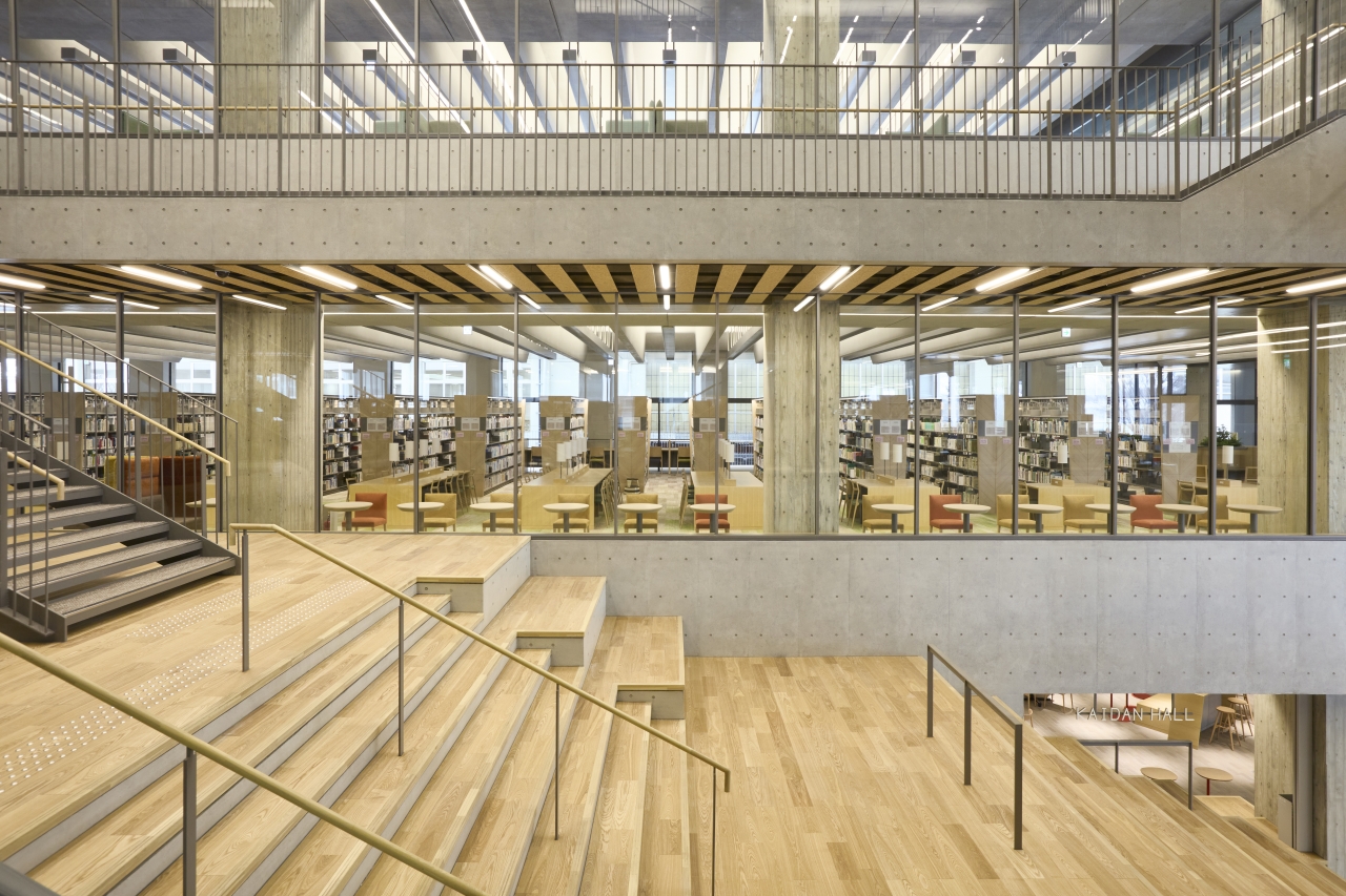 明治大学 生田キャンパス CENTER FOREST | 朝日ウッドテック 非住宅フローリング MESSAGE(メッセージ)