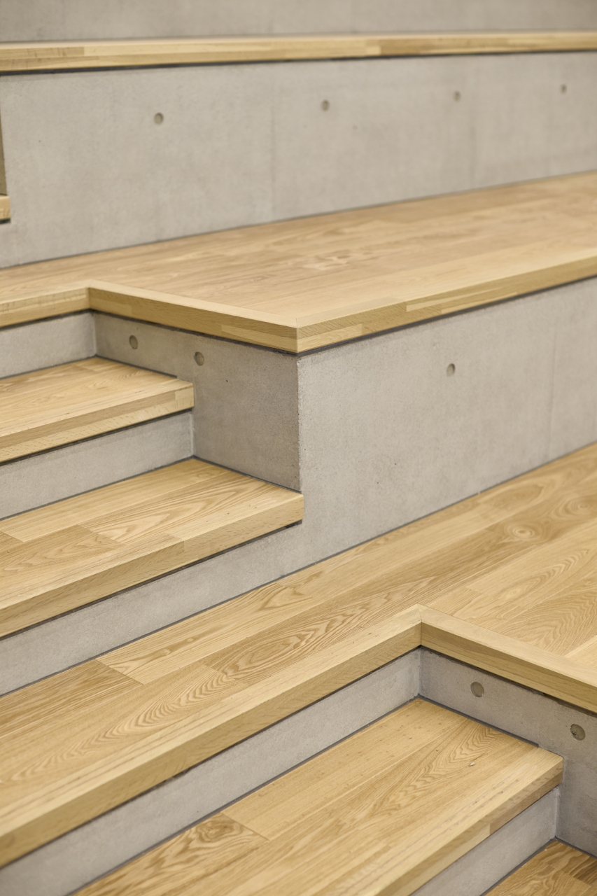 明治大学 生田キャンパス CENTER FOREST | 朝日ウッドテック 非住宅フローリング MESSAGE(メッセージ)