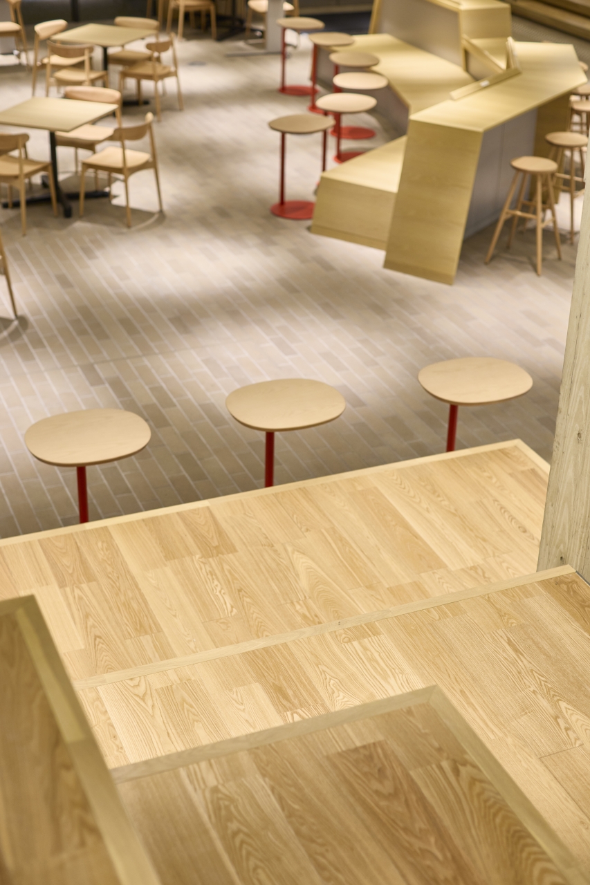 明治大学 生田キャンパス CENTER FOREST | 朝日ウッドテック 非住宅フローリング MESSAGE(メッセージ)