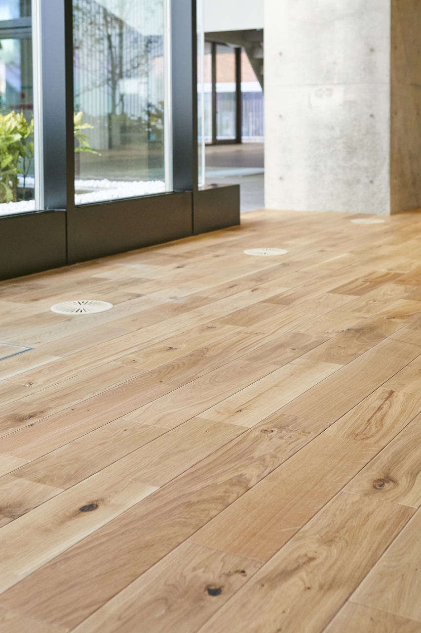 学校施設 | 朝日ウッドテック 非住宅フローリング MESSAGE(メッセージ)