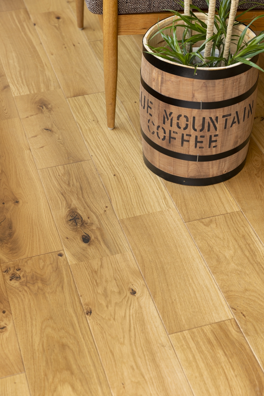 レストラン | 朝日ウッドテック 非住宅フローリング MESSAGE(メッセージ)