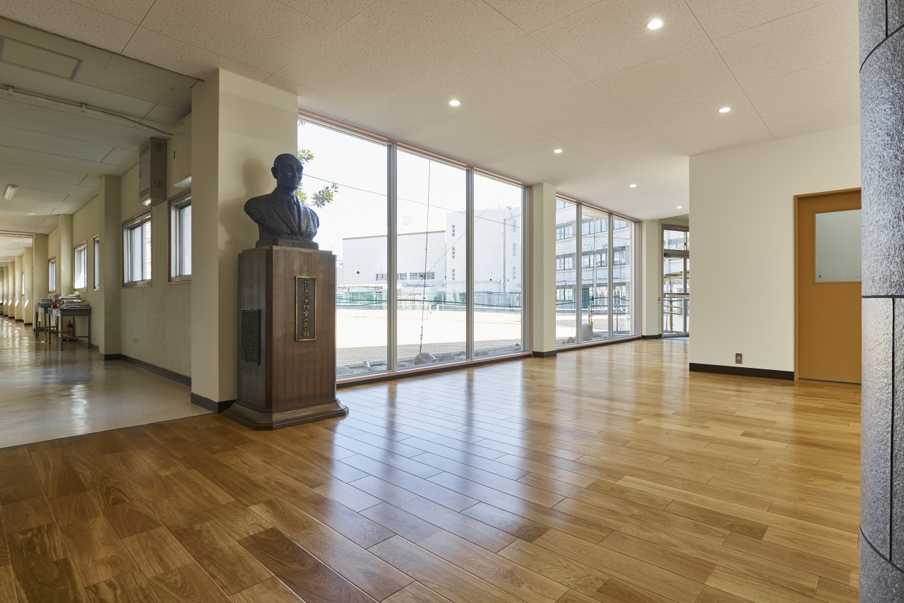 学校施設 | 朝日ウッドテック 非住宅フローリング MESSAGE(メッセージ)