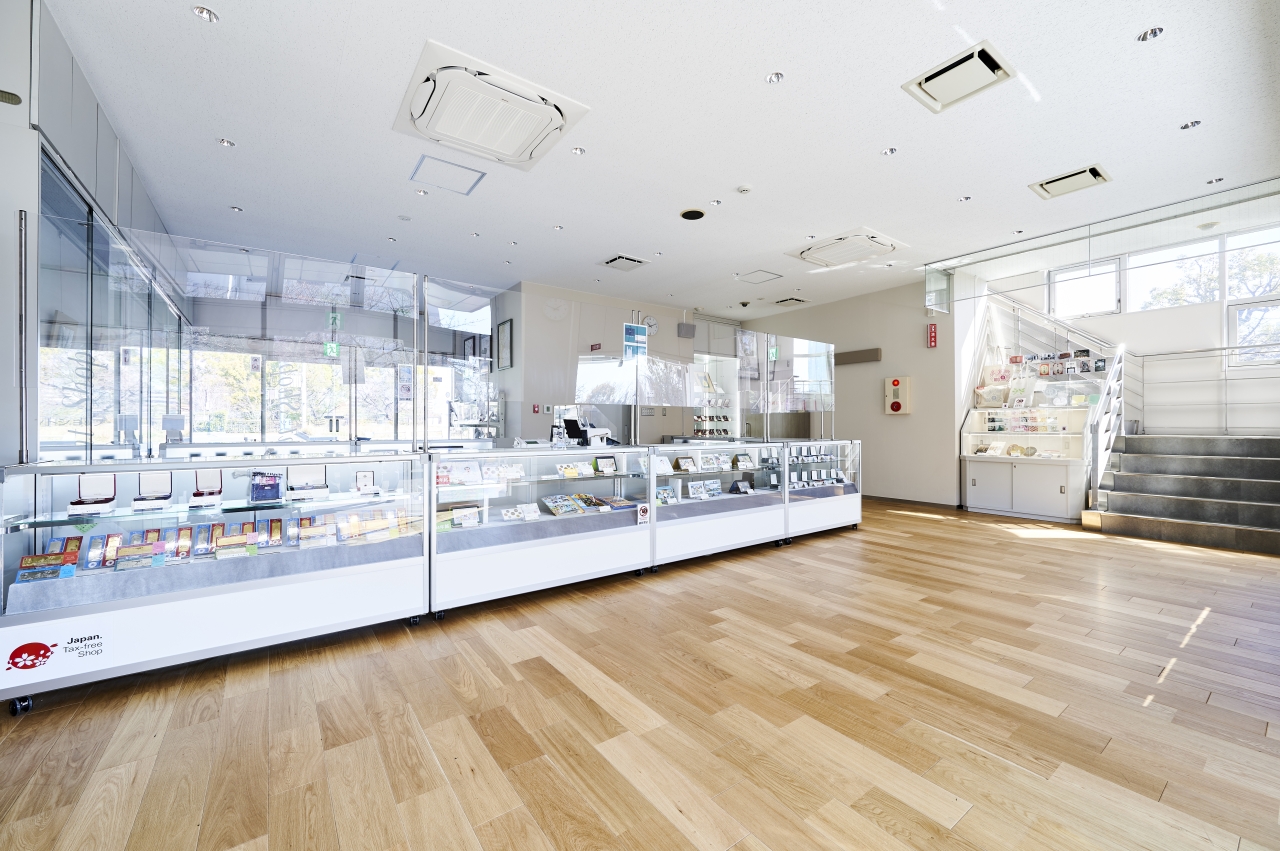 造幣局構内施設 | 朝日ウッドテック 非住宅フローリング MESSAGE(メッセージ)