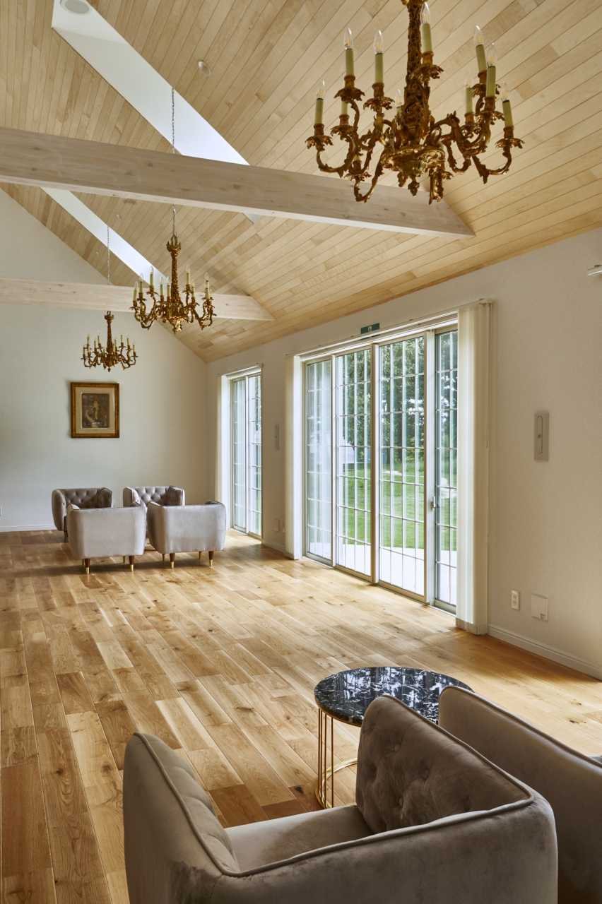 宿泊施設採用メッセージハード挽き板ラスティック ボーダータイプオークのフローリング画像