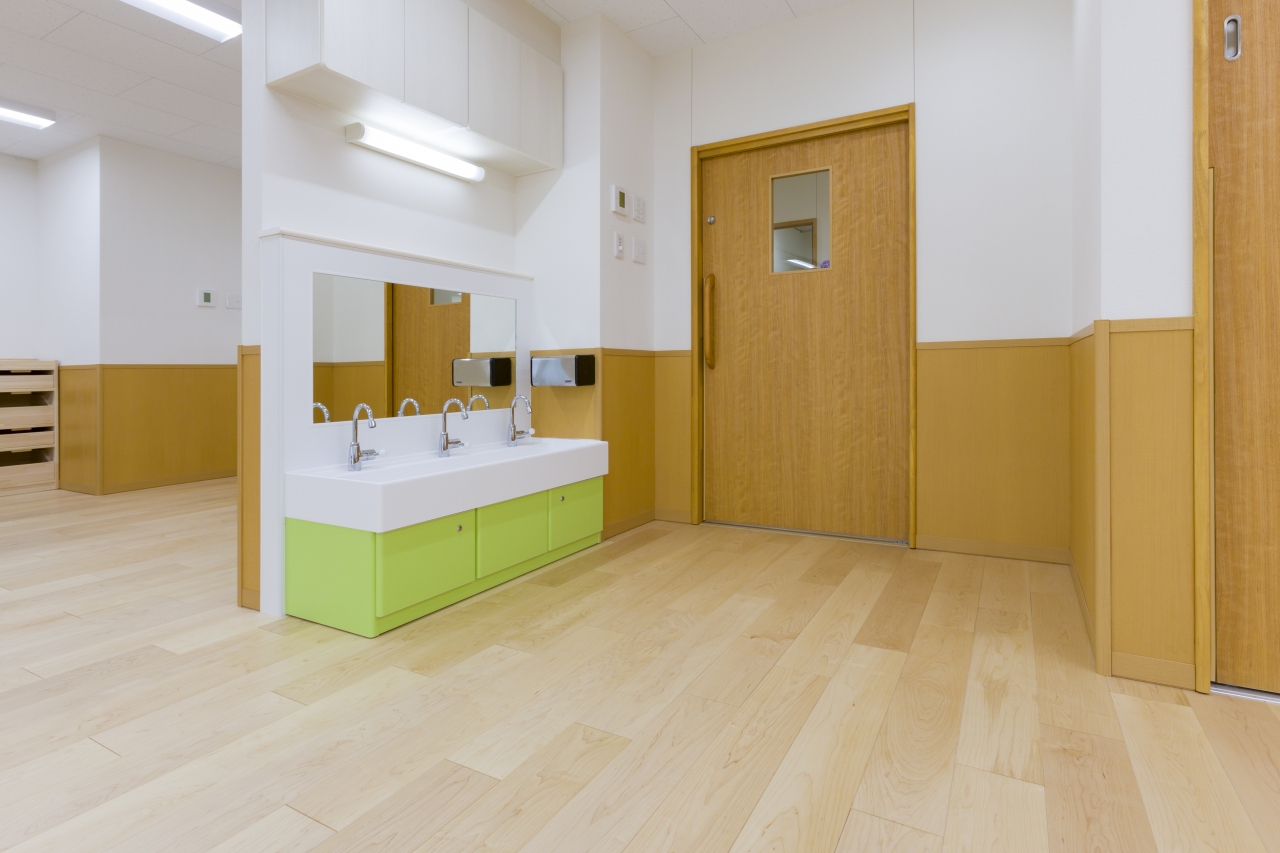 保育施設採用メッセージキッズ衝撃吸収フローリングスマートセーフティ挽き板ハードメイプル のフローリング画像