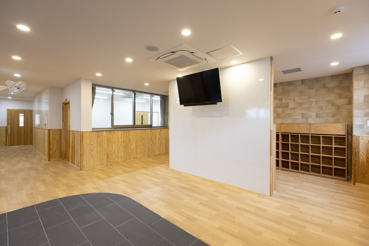 保育施設採用メッセージキッズ衝撃吸収フローリングスマートセーフティ挽き板ハードメイプルのフローリング画像