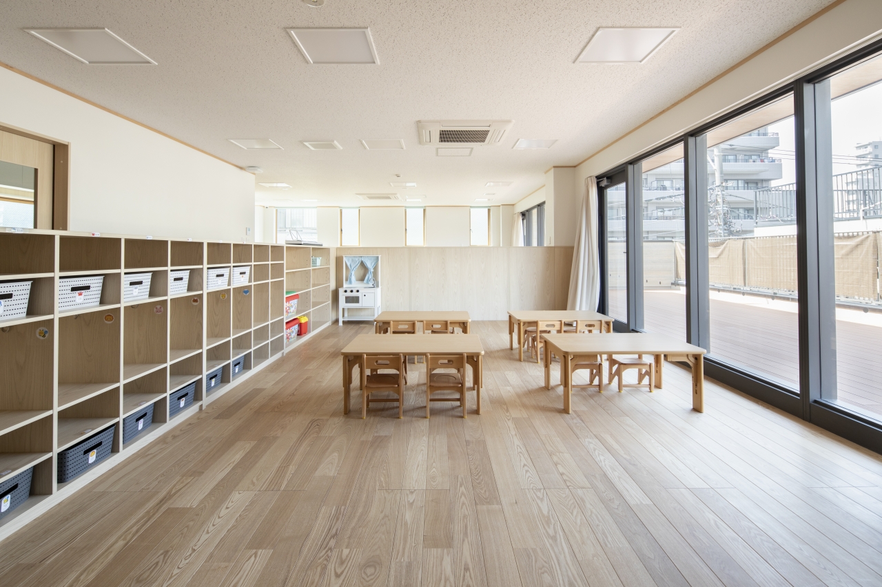 保育施設採用メッセージキッズ挽き板アッシュのフローリング画像