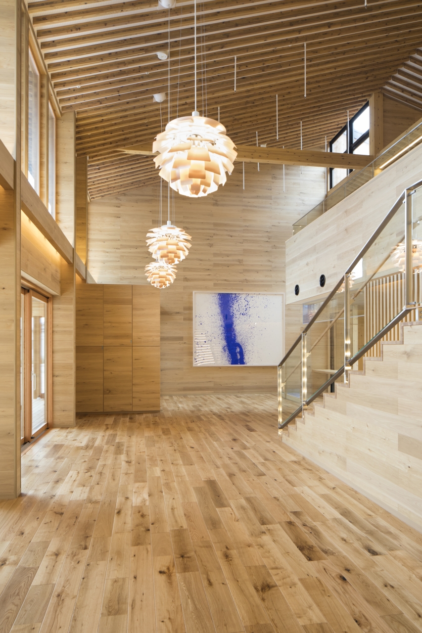 高齢者施設採用メッセージハード挽き板ラスティックボーダータイプオークのフローリング画像