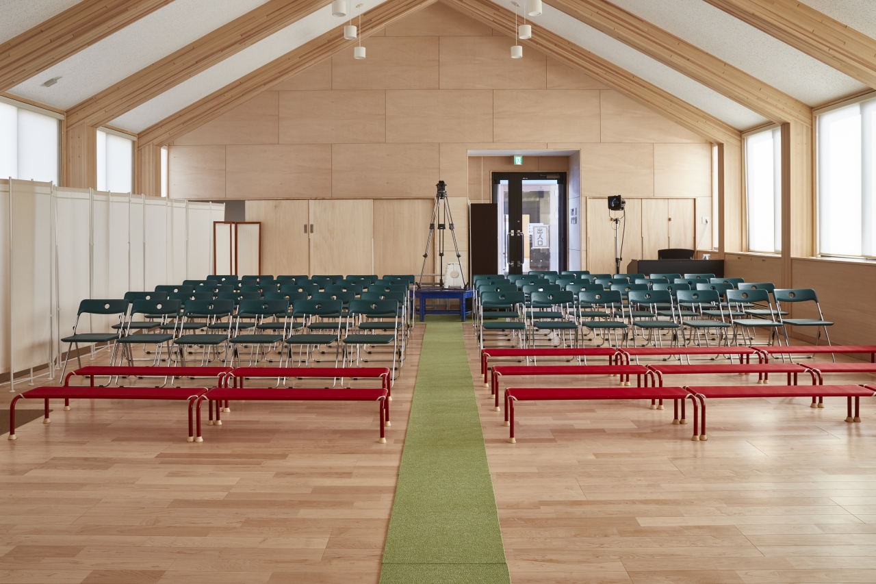 保育施設採用メッセージキッズ挽き板ハードメイプルのフローリング画像