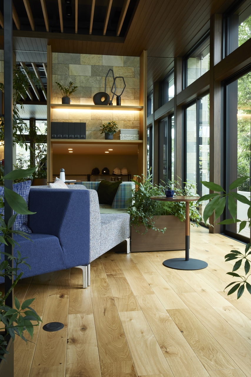 メッセージハード挽き板ラスティックボーダータイプオークのフローリング画像