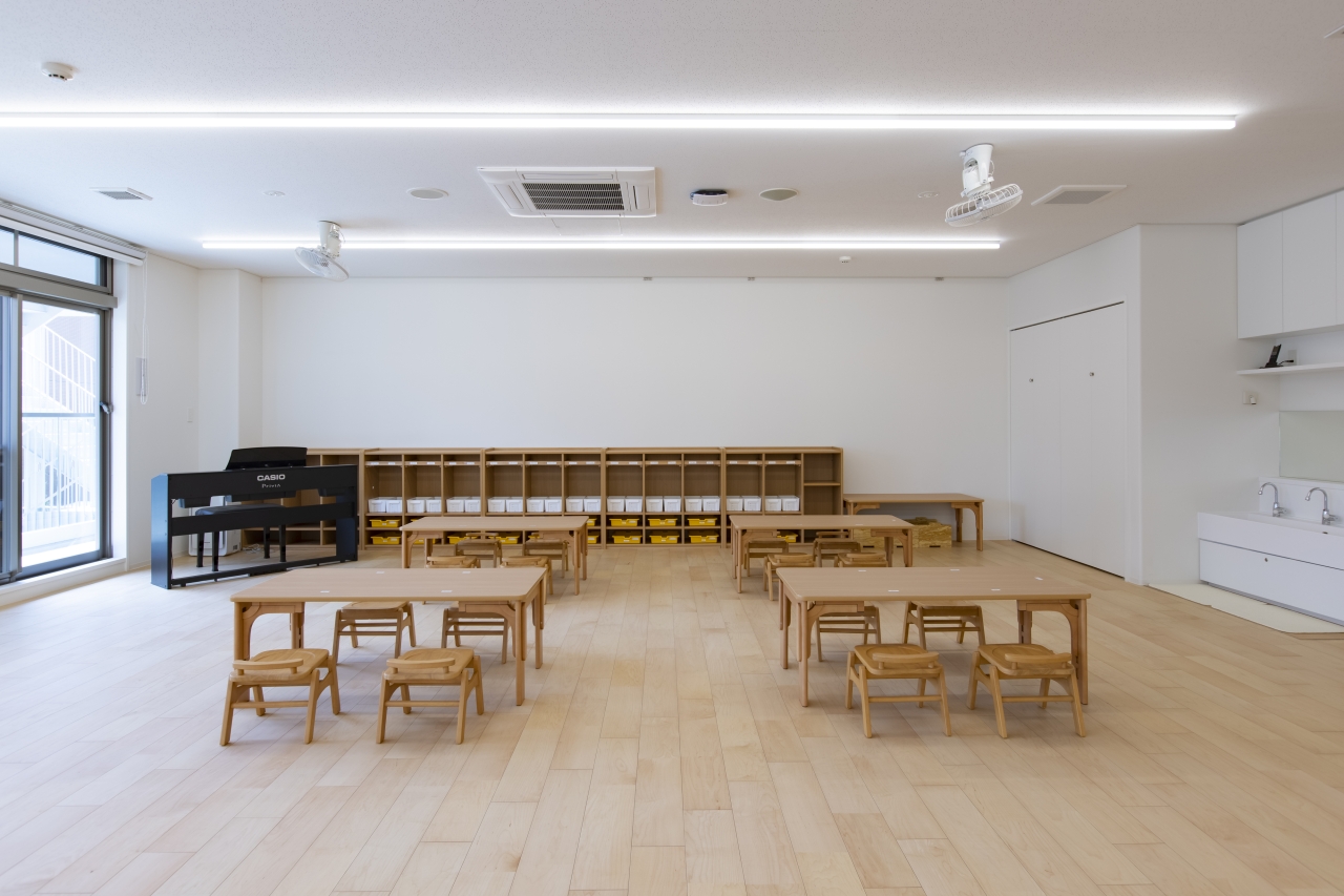 保育施設採用メッセージキッズ衝撃吸収フローリングスマートセーフティ突き板ハードメイプルのフローリング画像