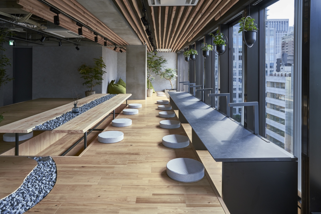 オフィス採用ライブナチュラルプレミアムオール国産材・栗のフローリング画像