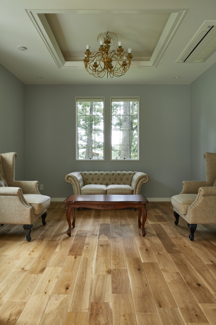 宿泊施設採用メッセージハード挽き板ラスティック ボーダータイプオークのフローリング画像