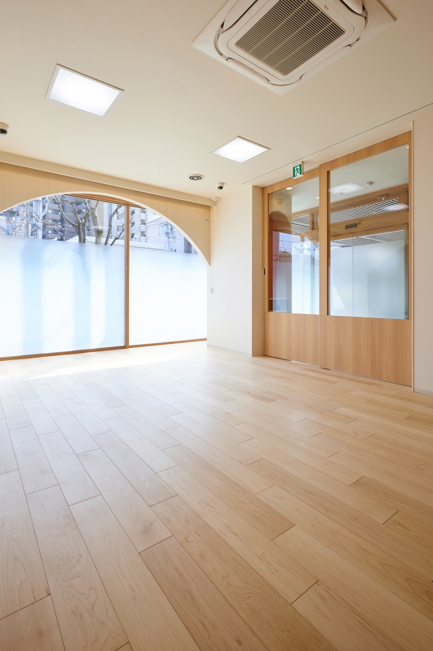 保育施設採用メッセージキッズ衝撃吸収フローリングスマートセーフティ挽き板ハードメイプル のフローリング画像