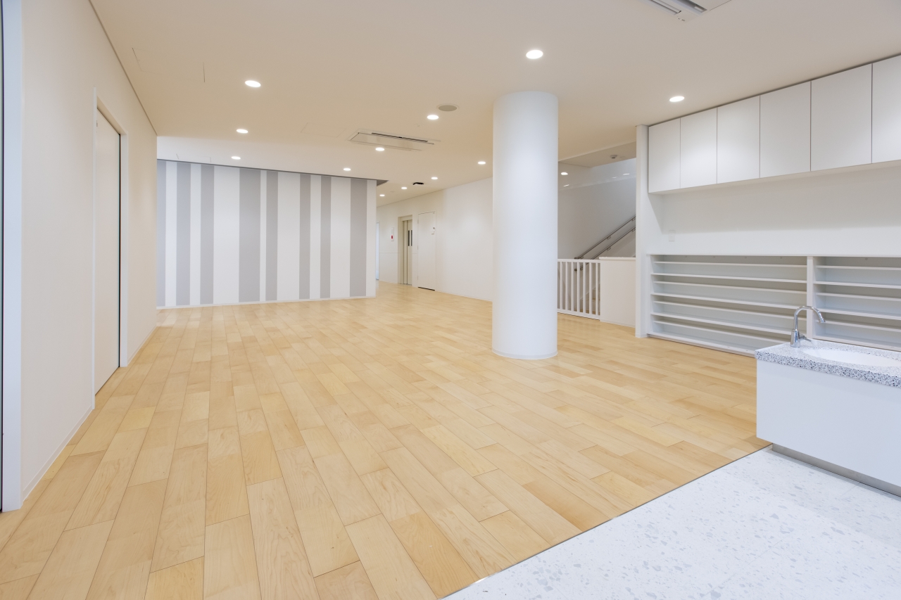 保育施設採用メッセージキッズ衝撃吸収フローリングスマートセーフティ突き板ハードメイプルのフローリング画像