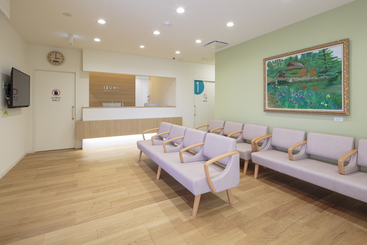 医療施設採用メッセージハード挽き板スタンダード1×6タイプオークのフローリング画像