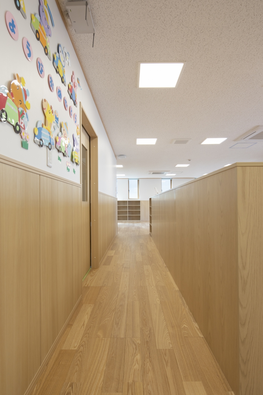 保育施設採用メッセージキッズ挽き板アッシュのフローリング画像