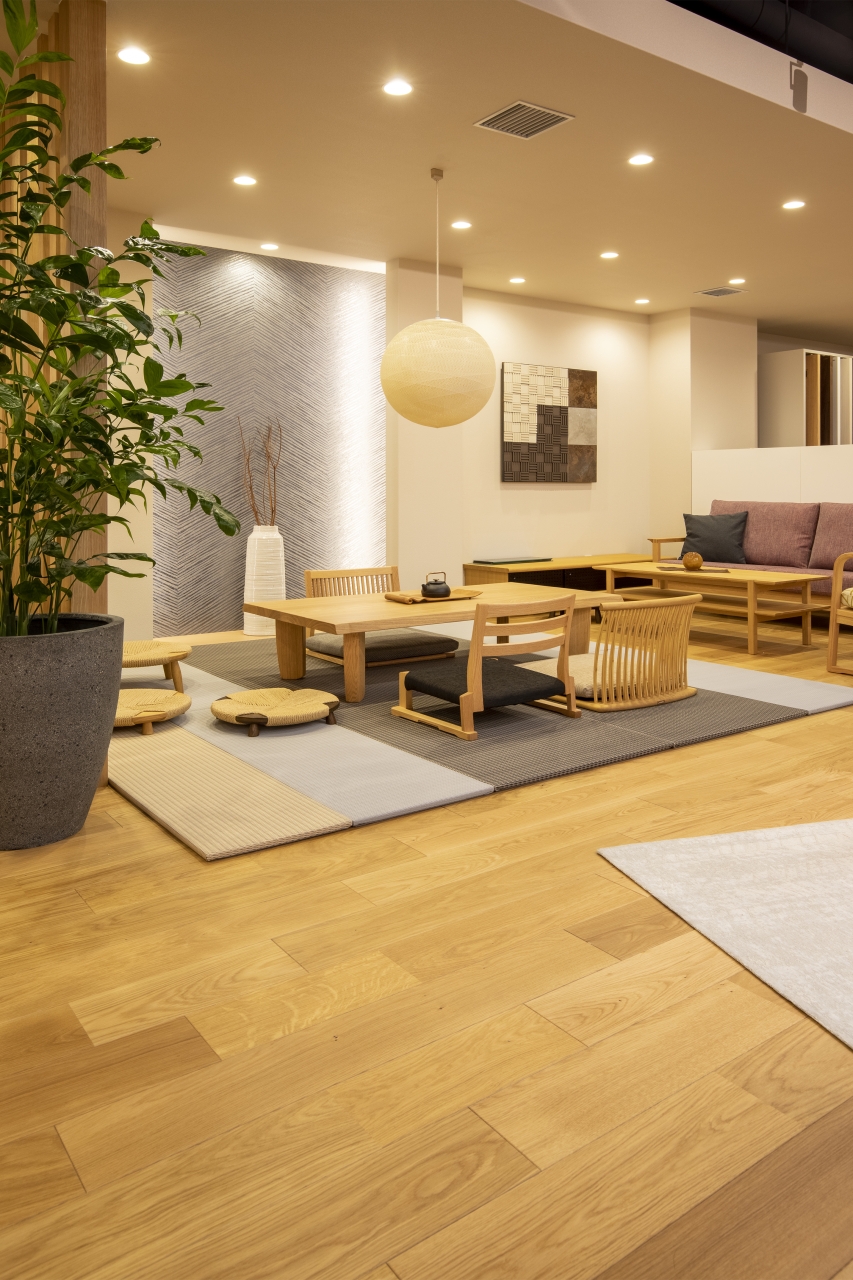 商業施設採用メッセージハード挽き板スタンダード無遮音オークのフローリング画像