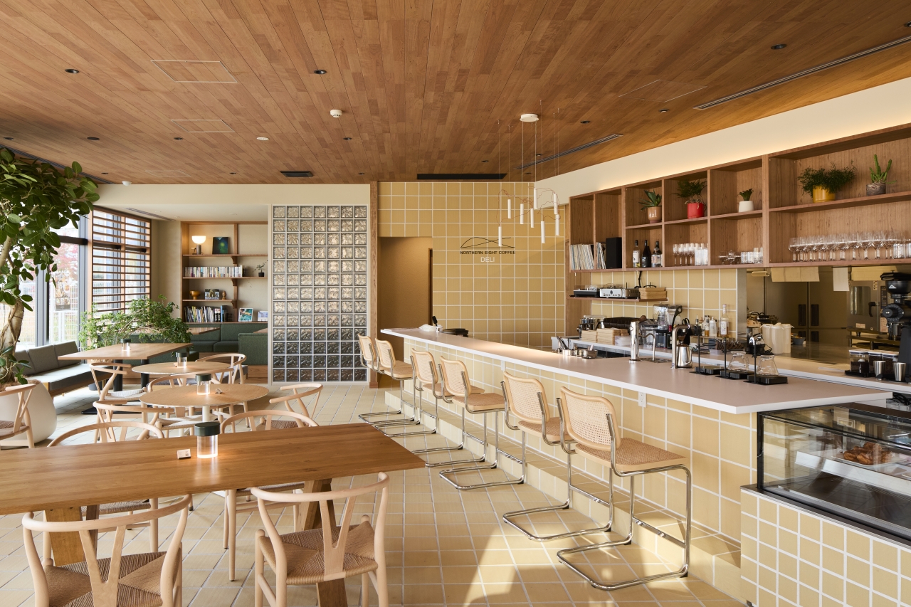 北千里グリーンプレース内 ノーザンエイトコーヒー | 朝日ウッドテック 非住宅フローリング MESSAGE(メッセージ)