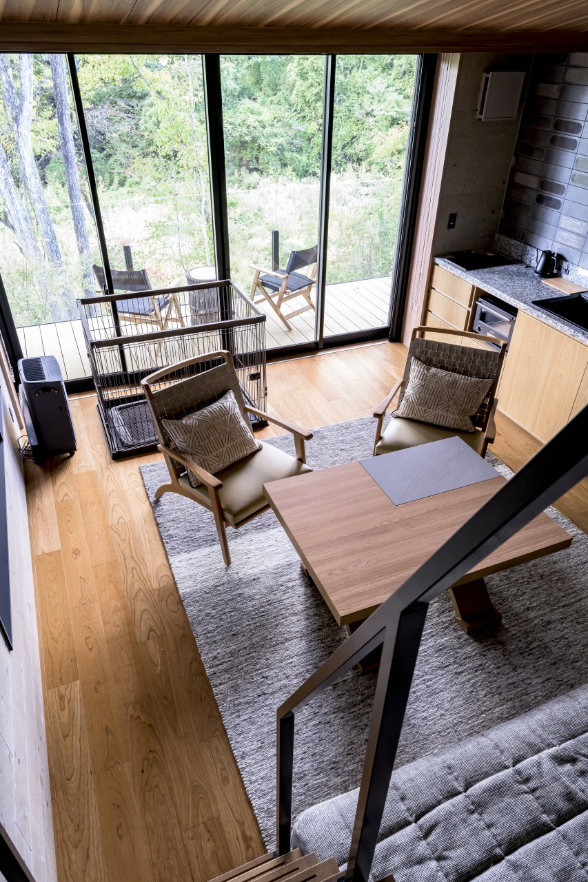 宿泊施設採用ライブナチュラルMSXネダレス145forDog遮音等級L-40ブラックチェリーのフローリング画像