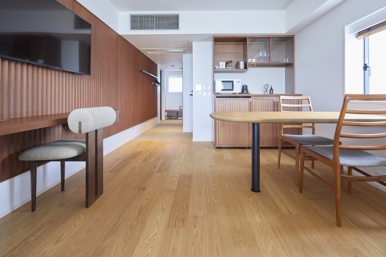 宿泊施設採用ライブナチュラルMSXネダレス145forDog遮音等級L-40ホワイトオークのフローリング画像