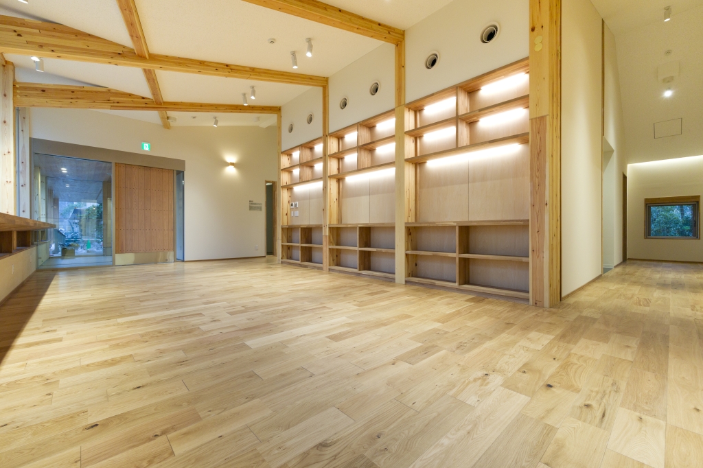 津田塾大学 小平キャンパス ウェルネス館 | 朝日ウッドテック 非住宅フローリング MESSAGE(メッセージ)