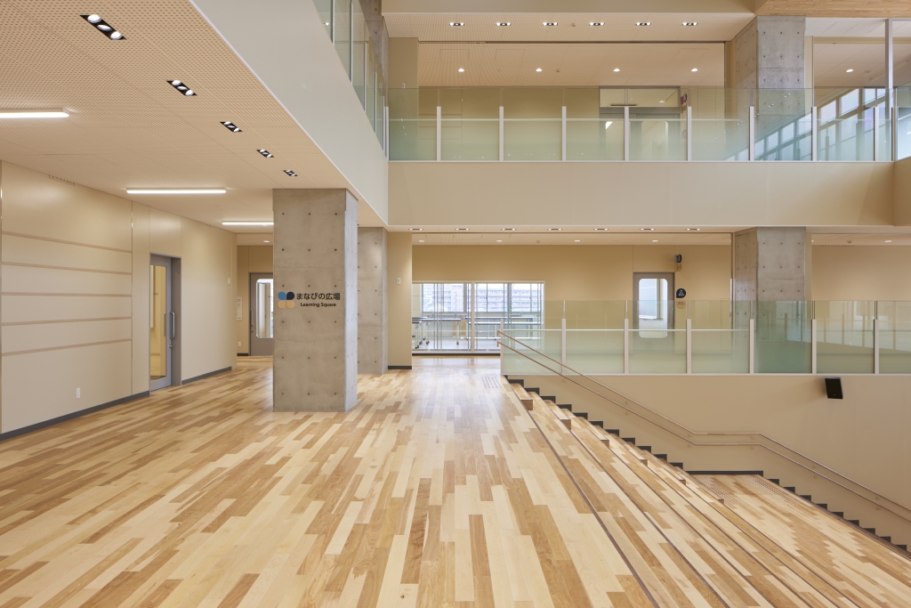 豊中市立庄内よつば学園 | 朝日ウッドテック 非住宅フローリング MESSAGE(メッセージ)