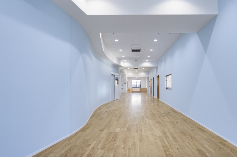 保育施設採用メッセージハードオール国産材 挽き板栗のフローリング画像